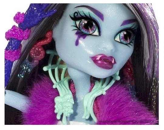 Эбби Боминейбл с аксессуарами "сладкие крики" от Mattel
